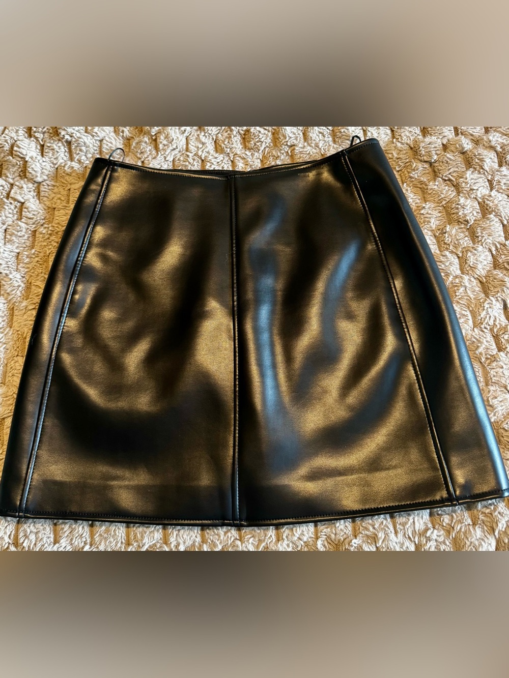Banana Republic Black Faux Leather A-Line Skirt NWT Size 4